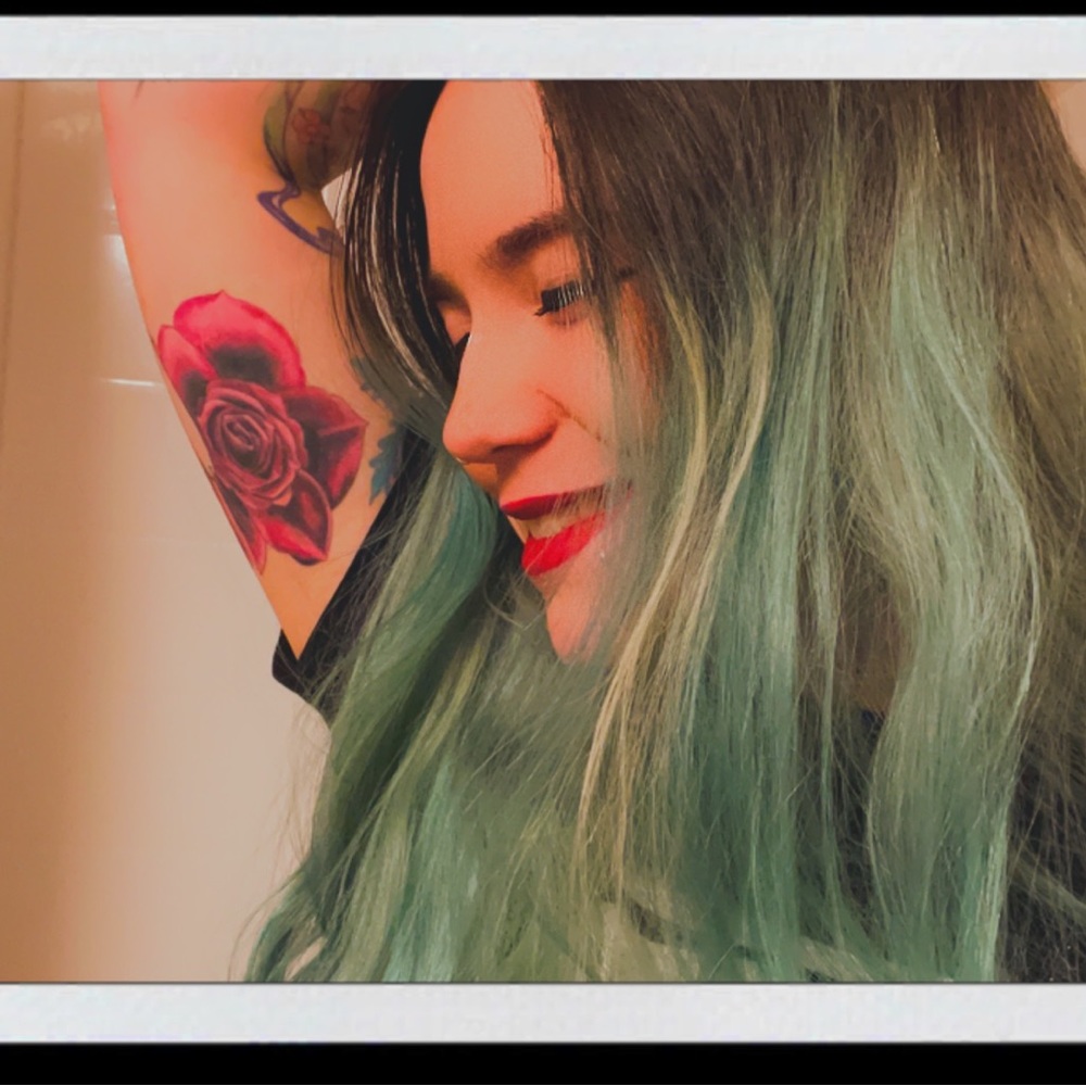 Meet your Posher, Kira